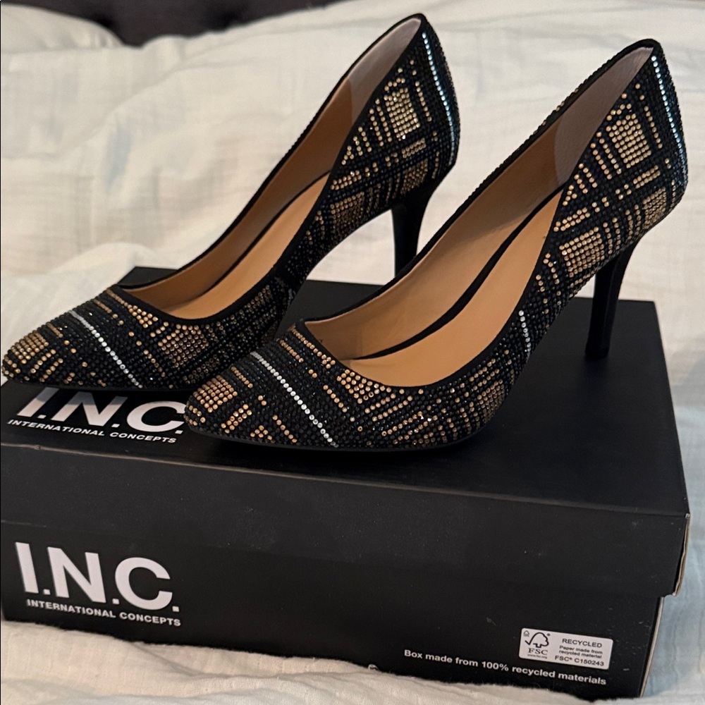 INC International Concepts Black and Gold Patterned Heels